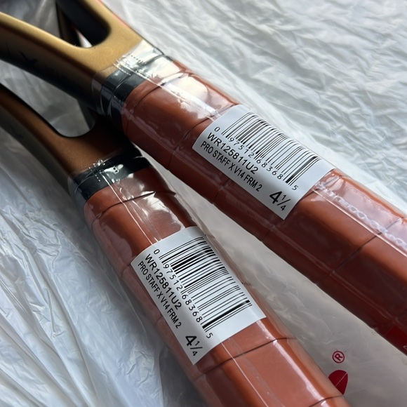 NWT Set of Wilson Pro Staff X v14, Grip 2 - Picture 6 of 16